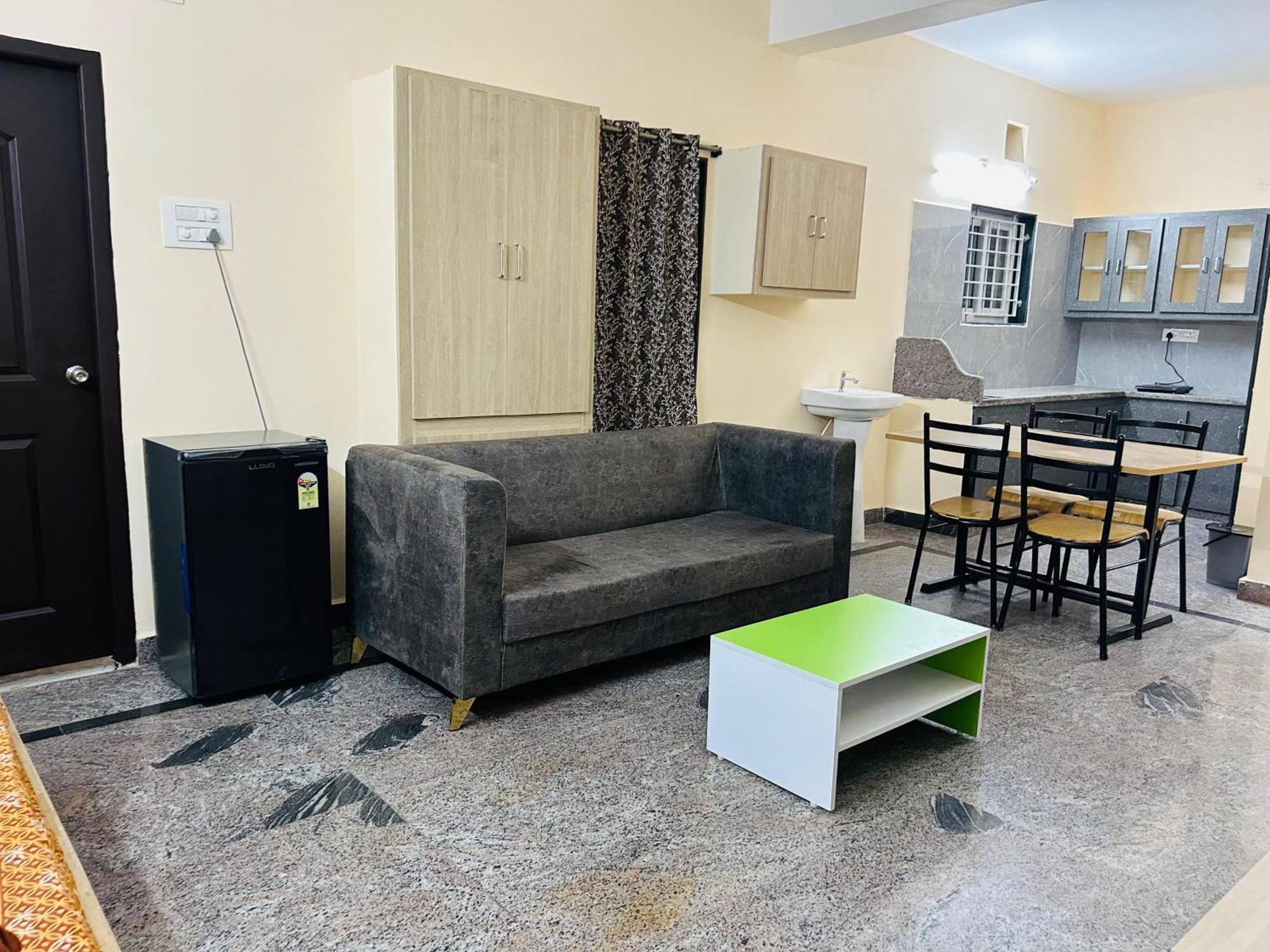 Y Stay Homestay Tirupati Eksteriør bilde